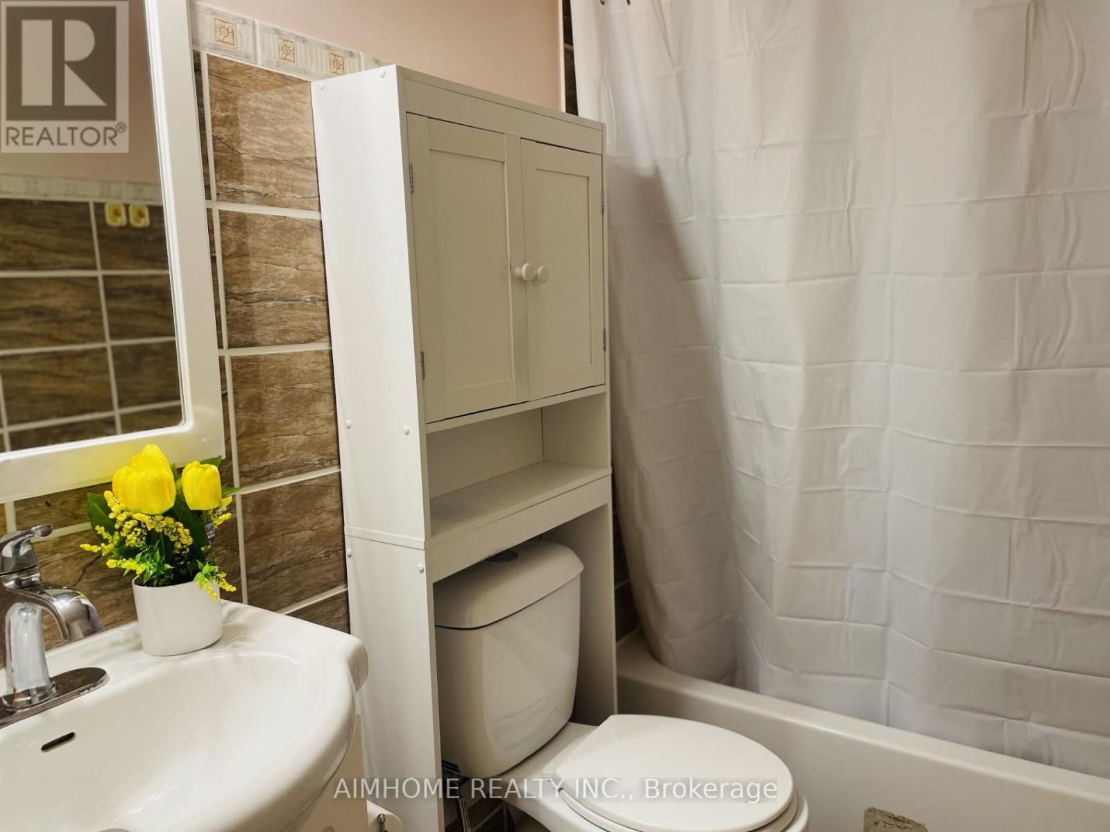 41 Pettigrew Court, Markham, Ontario  L3S 1K4 - Photo 13 - N12389117