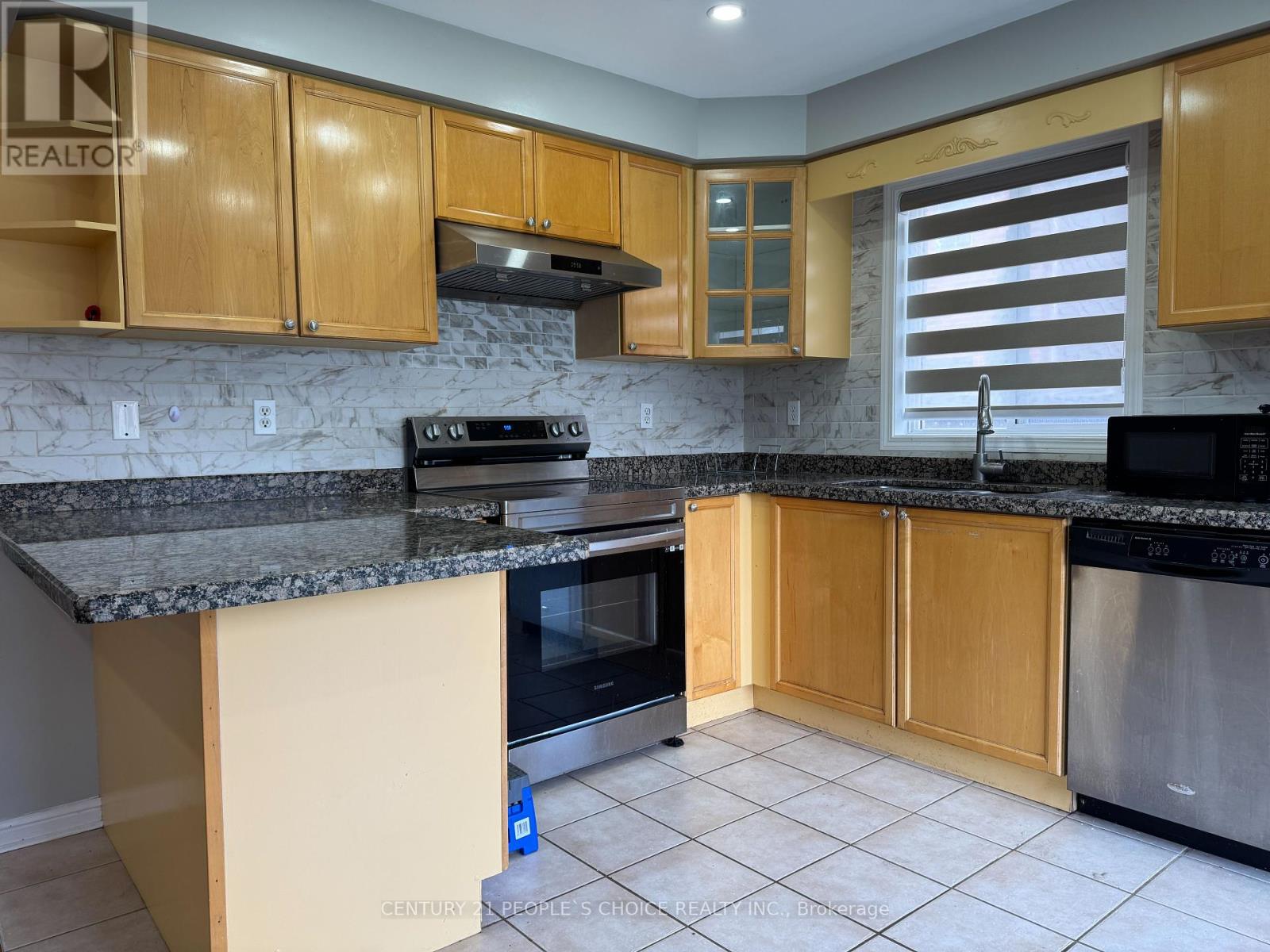 657 Thompson Road S, Milton, Ontario  L9T 5W8 - Photo 10 - W12323850