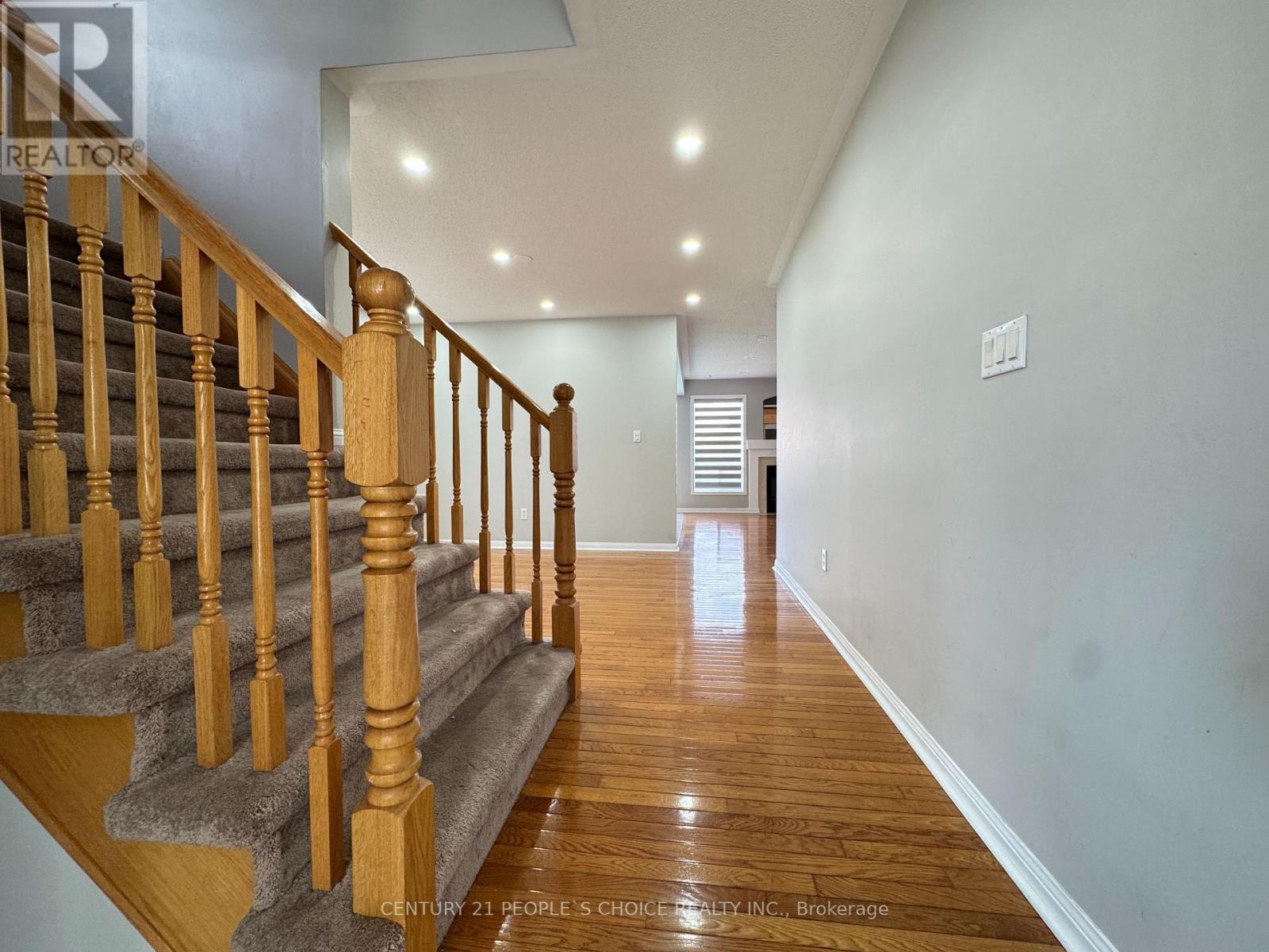 657 Thompson Road S, Milton, Ontario  L9T 5W8 - Photo 6 - W12323850