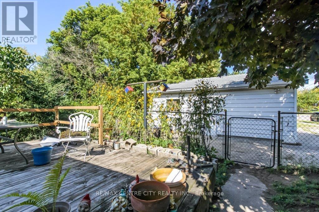48 Adelaide Street S, London South, Ontario  N5Z 3K2 - Photo 4 - X12389445