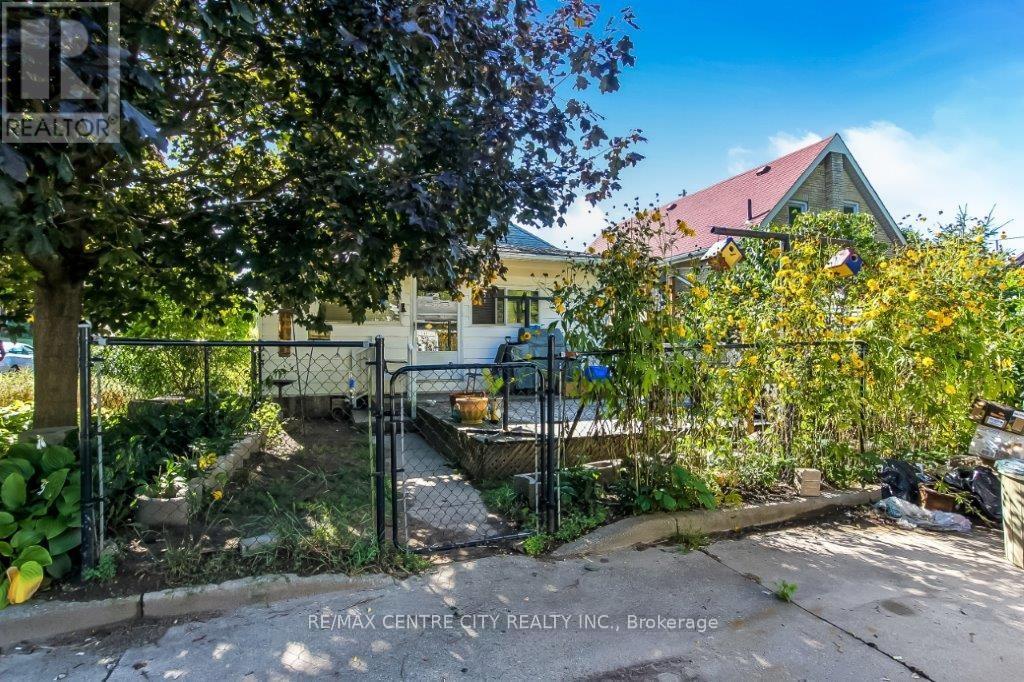 48 Adelaide Street S, London South, Ontario  N5Z 3K2 - Photo 5 - X12389445
