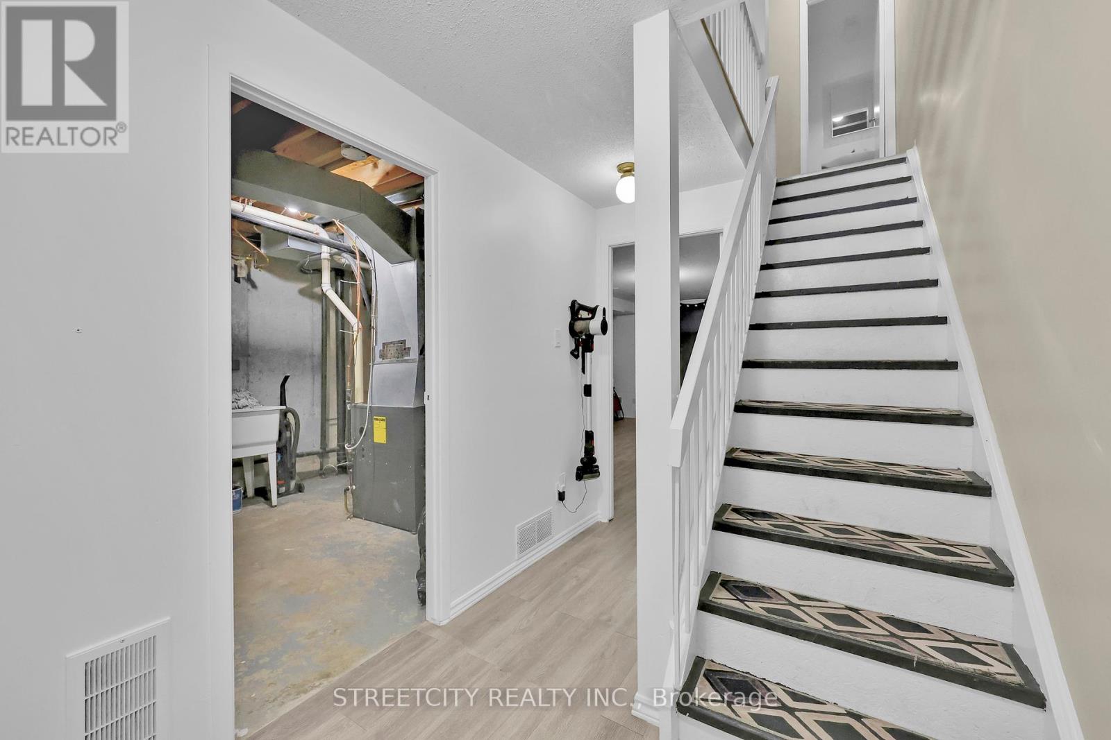 8 - 253 Taylor Street, London East (East C), Ontario  N5Y 2J6 - Photo 33 - X12389509
