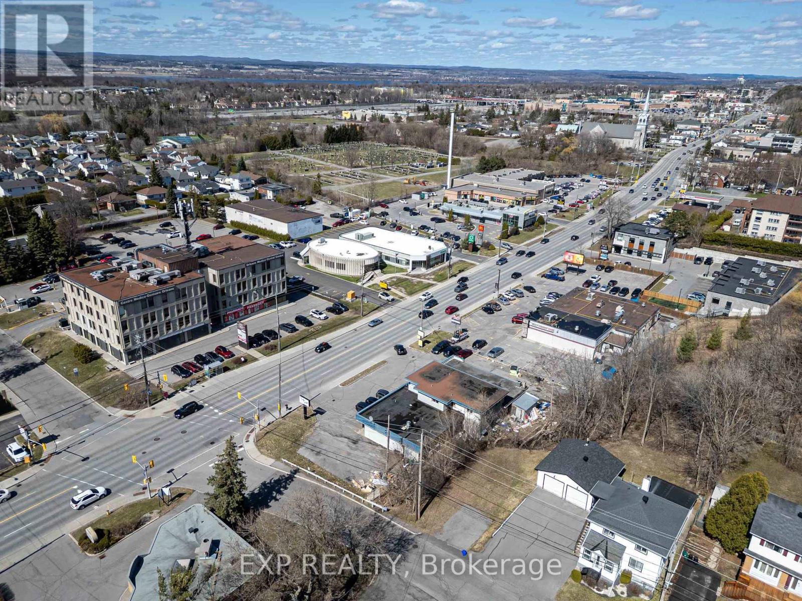 2564 - 2580 St Joseph Boulevard, Ottawa, Ontario K1C 1G3 - Photo 17 - X12389496