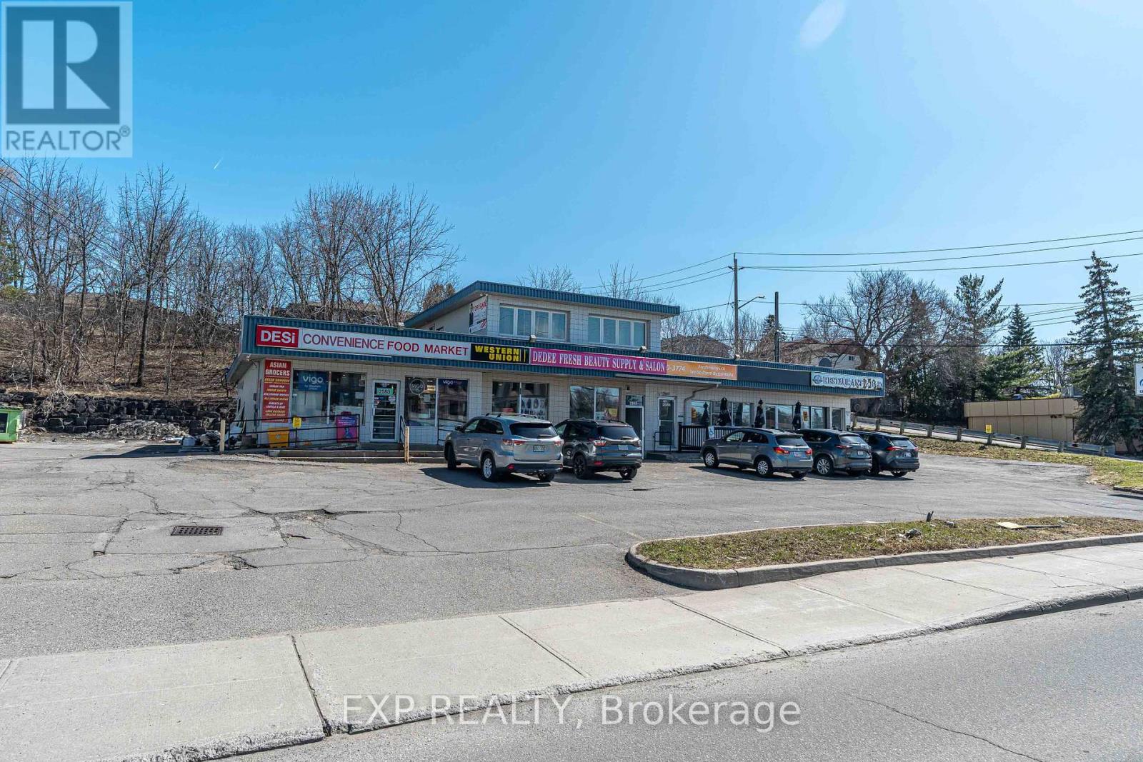 2564 - 2580 St Joseph Boulevard, Ottawa, Ontario K1C 1G3 - Photo 2 - X12389496