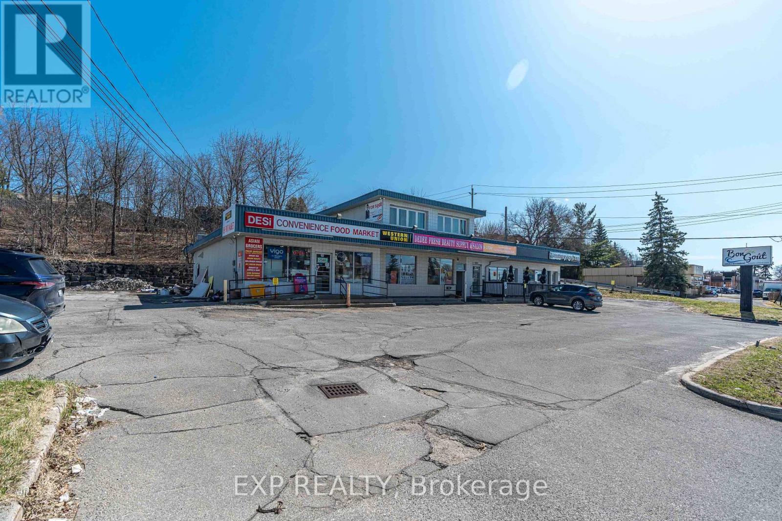 2564 - 2580 St Joseph Boulevard, Ottawa, Ontario K1C 1G3 - Photo 34 - X12389496