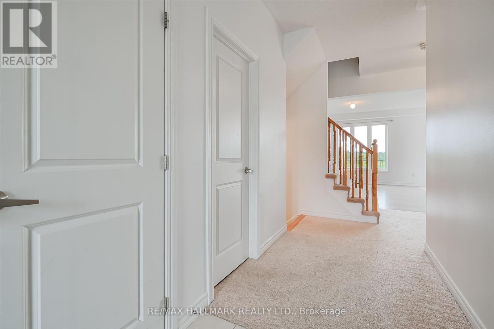 44 Strachan Trail, New Tecumseth, Ontario  L0G 1A0 - Photo 6 - N12389409