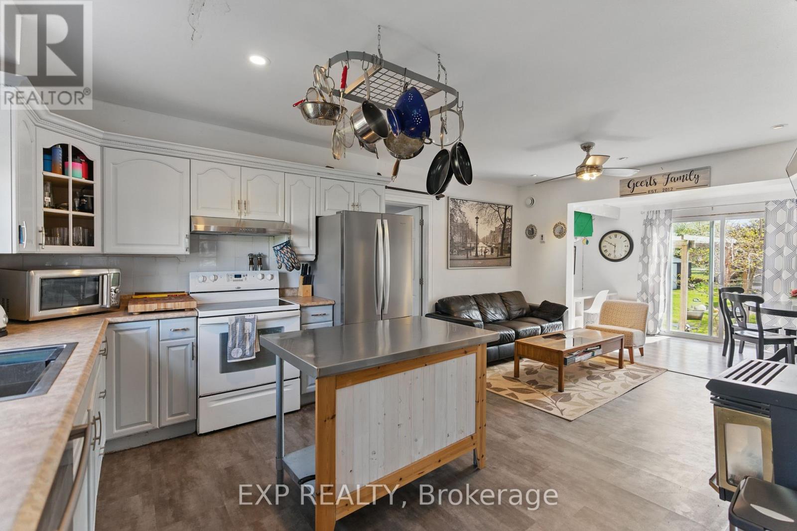 99 Joseph Street, Fort Erie, Ontario  L2A 5J6 - Photo 7 - X12389462