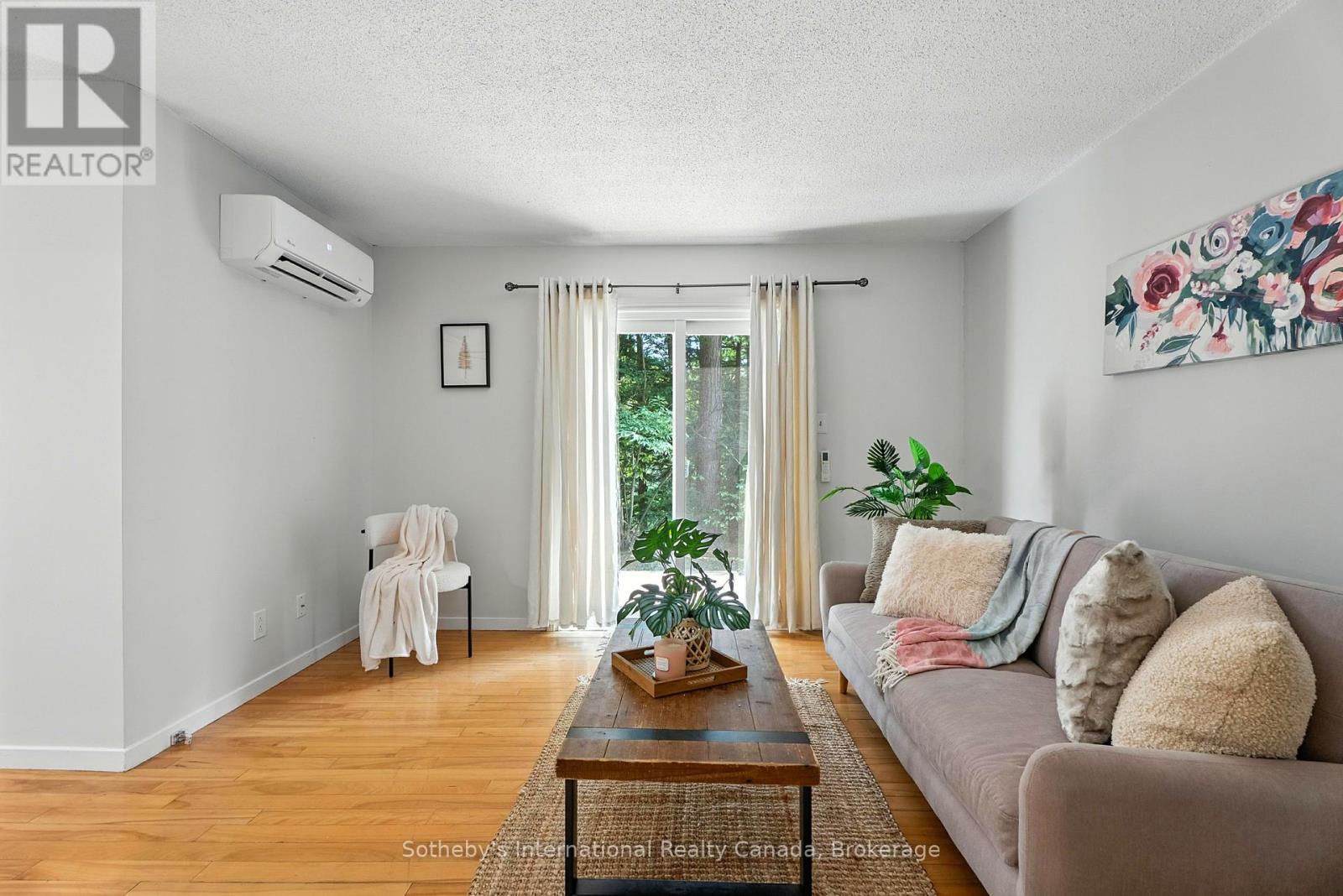 49 Southbank Drive, Bracebridge, Ontario  P1L 1G2 - Photo 6 - X12389474