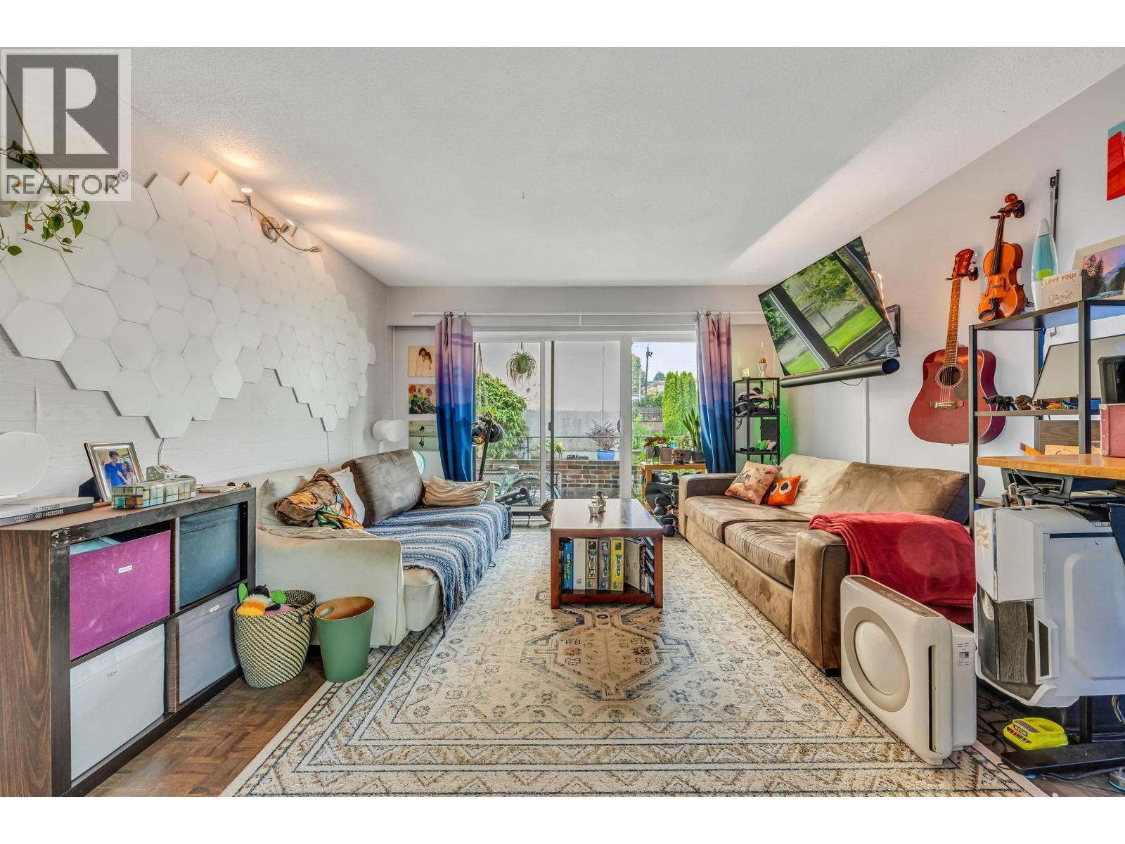 207 2025 W 2ND AVENUE, Vancouver, British Columbia