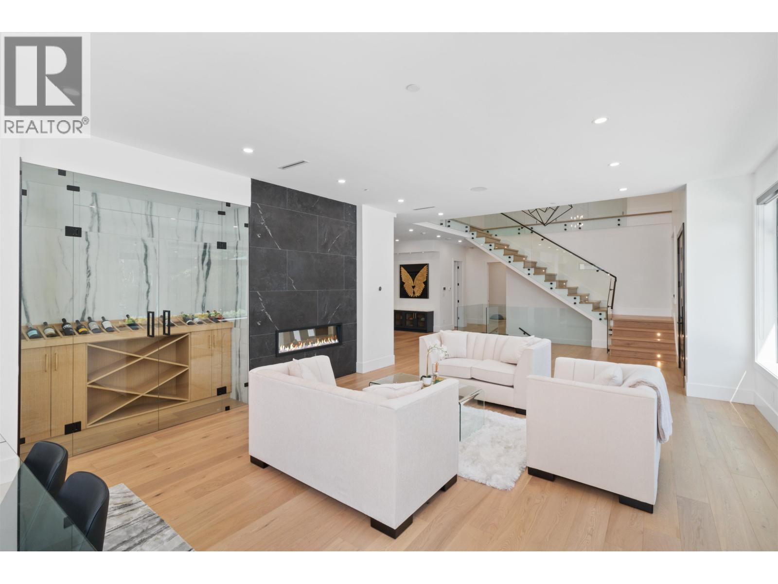 Property at 565 MATHERS AVENUE image 4
