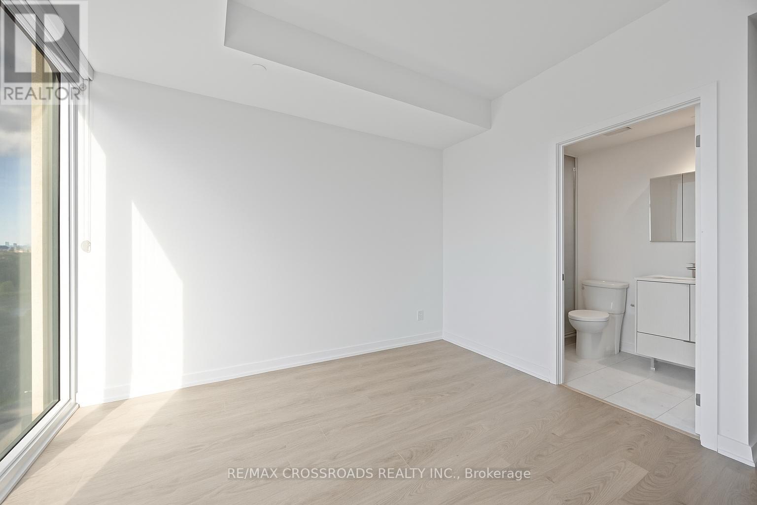 2101 - 1926 Lake Shore Boulevard W, Toronto, Ontario  M6S 1A1 - Photo 14 - W12389303