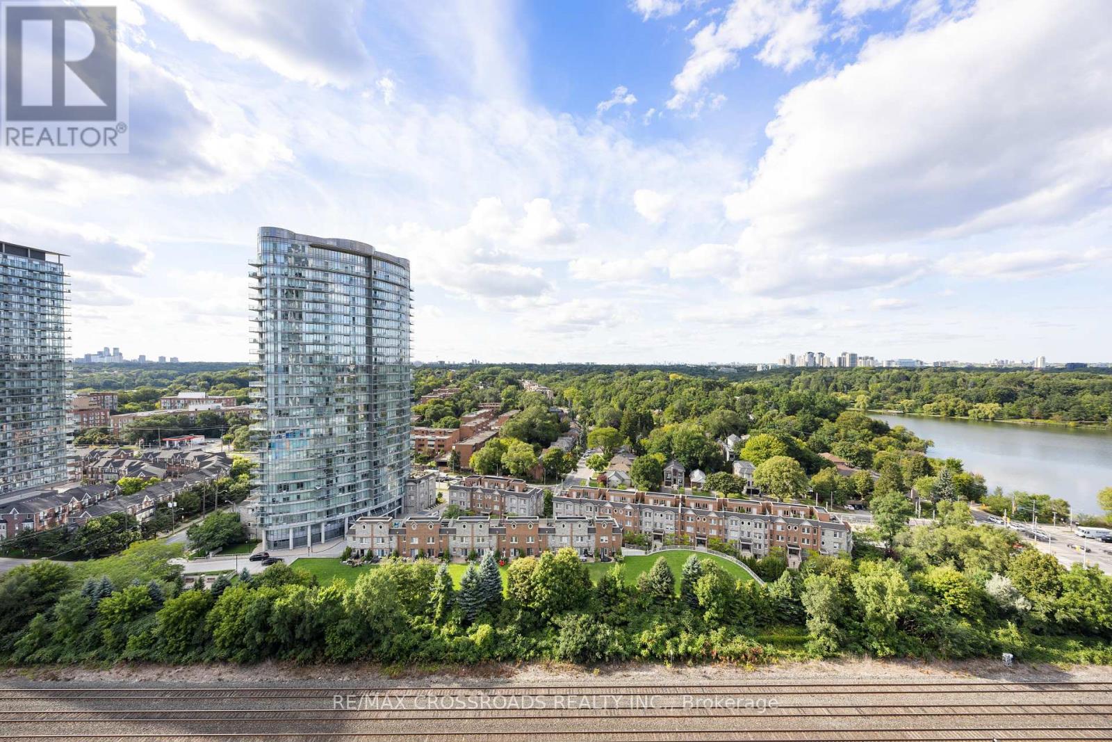 2101 - 1926 Lake Shore Boulevard W, Toronto, Ontario  M6S 1A1 - Photo 16 - W12389303