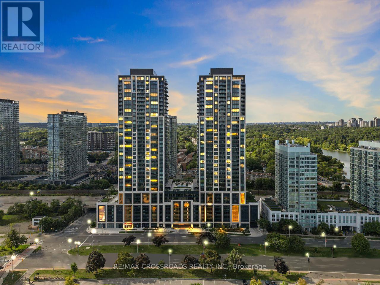 2101 - 1926 Lake Shore Boulevard W, Toronto, Ontario  M6S 1A1 - Photo 2 - W12389303