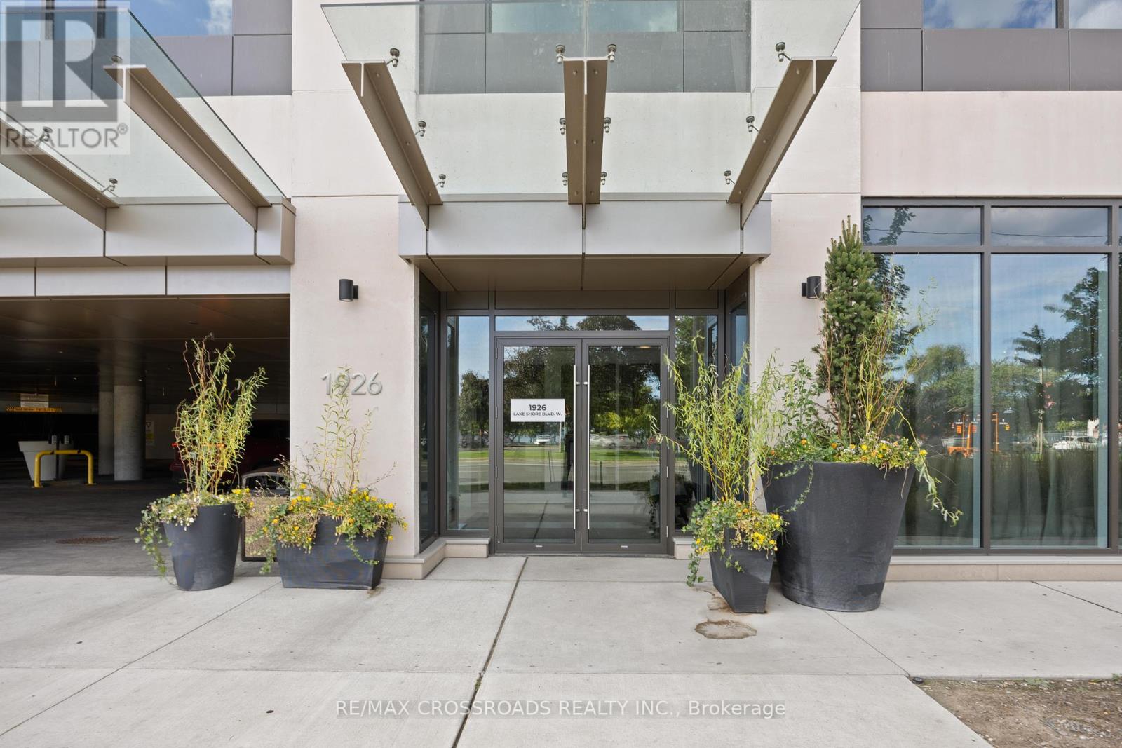 2101 - 1926 Lake Shore Boulevard W, Toronto, Ontario  M6S 1A1 - Photo 4 - W12389303