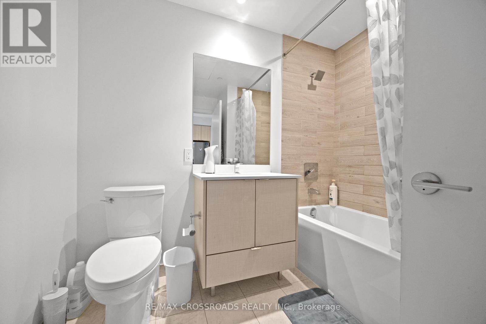 2101 - 1926 Lake Shore Boulevard W, Toronto, Ontario  M6S 1A1 - Photo 8 - W12389303