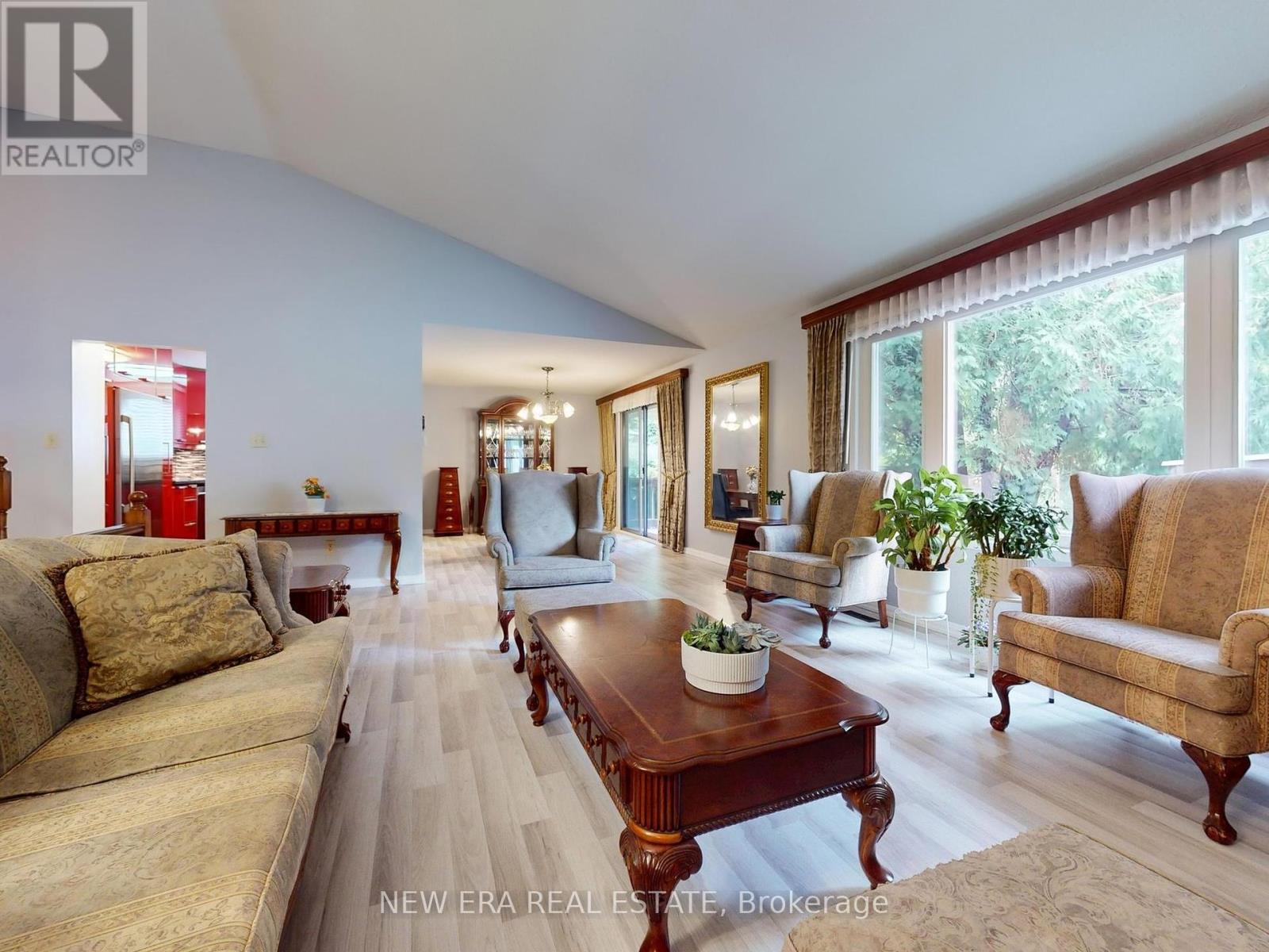 2669 Inlake Court, Mississauga (Meadowvale), Ontario  L5N 2A6 - Photo 4 - W12389331