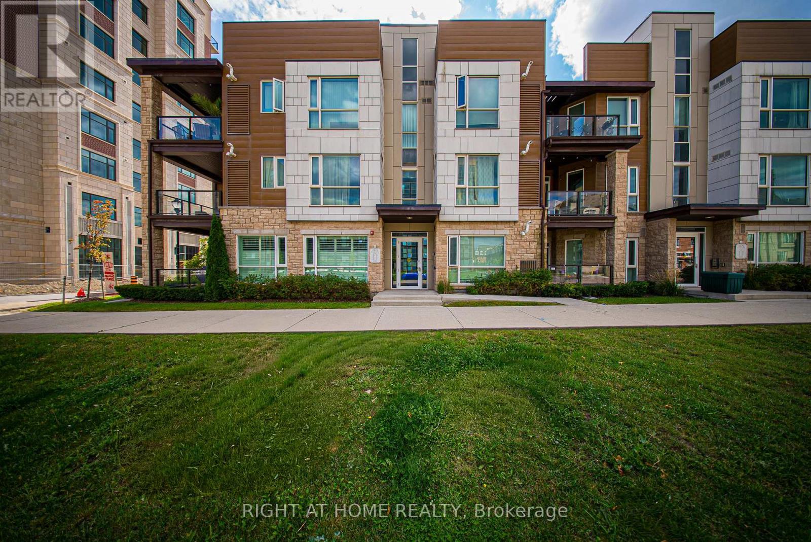 311 - 2370 KHALSA GATE, Oakville, Ontario