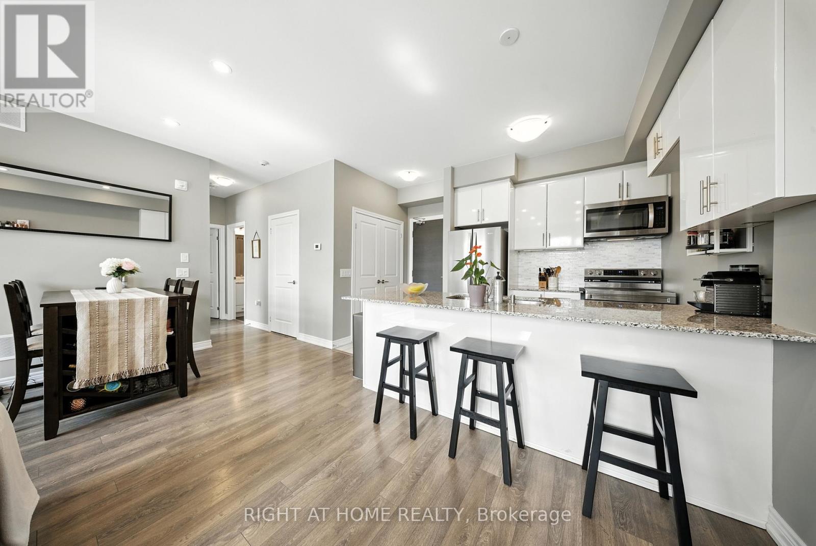 311 - 2370 Khalsa Gate, Oakville, Ontario  L6M 1P5 - Photo 14 - W12389349