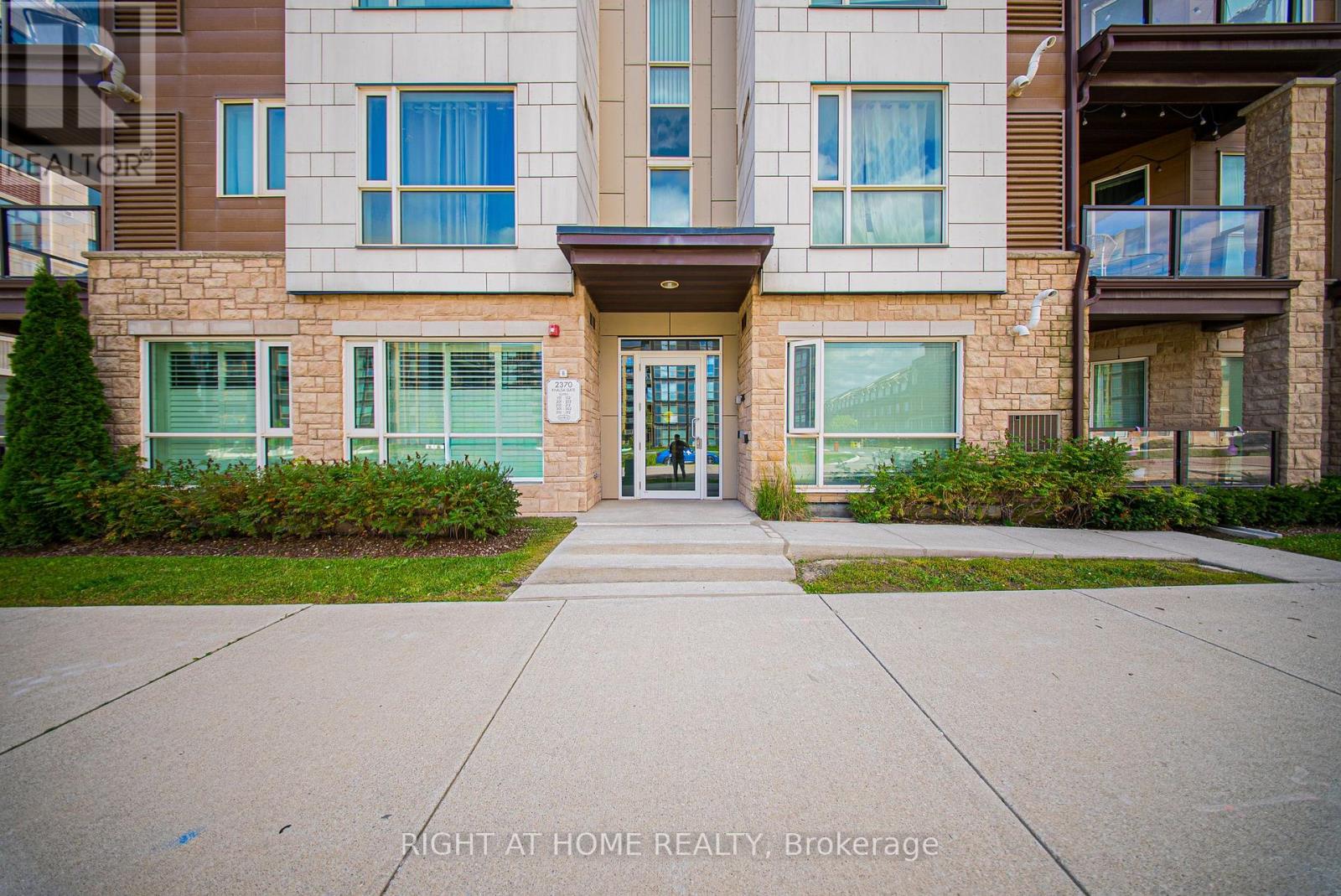 311 - 2370 Khalsa Gate, Oakville, Ontario  L6M 1P5 - Photo 2 - W12389349
