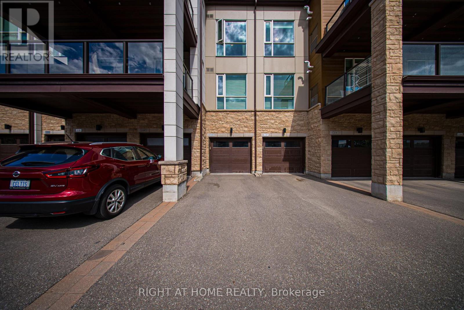 311 - 2370 Khalsa Gate, Oakville, Ontario  L6M 1P5 - Photo 3 - W12389349