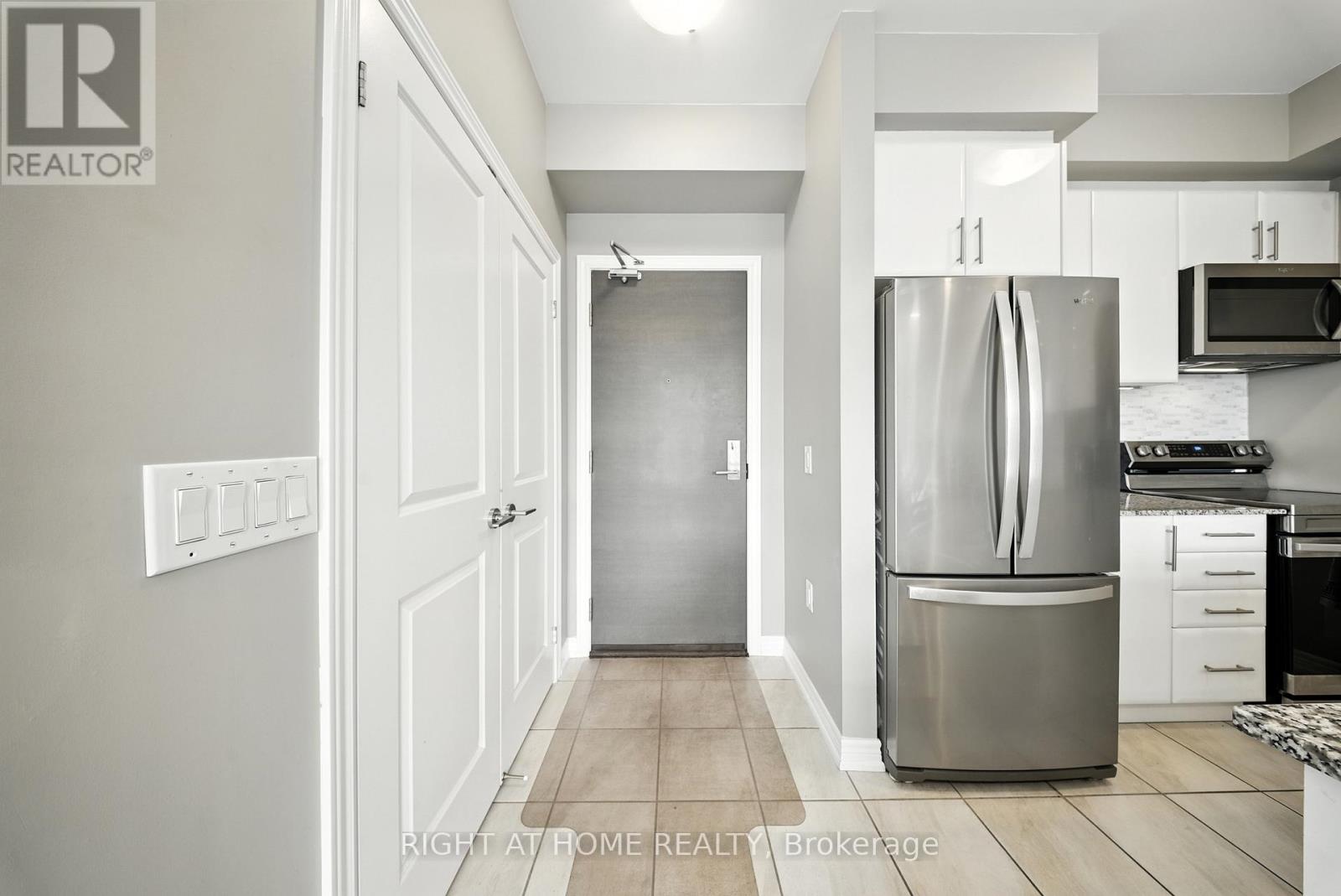 311 - 2370 Khalsa Gate, Oakville, Ontario  L6M 1P5 - Photo 5 - W12389349