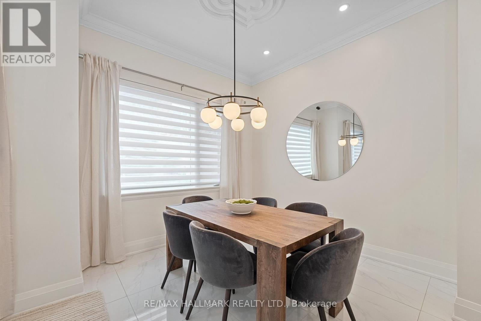 129 High Street W, Mississauga, Ontario  L5H 1K4 - Photo 17 - W12389364
