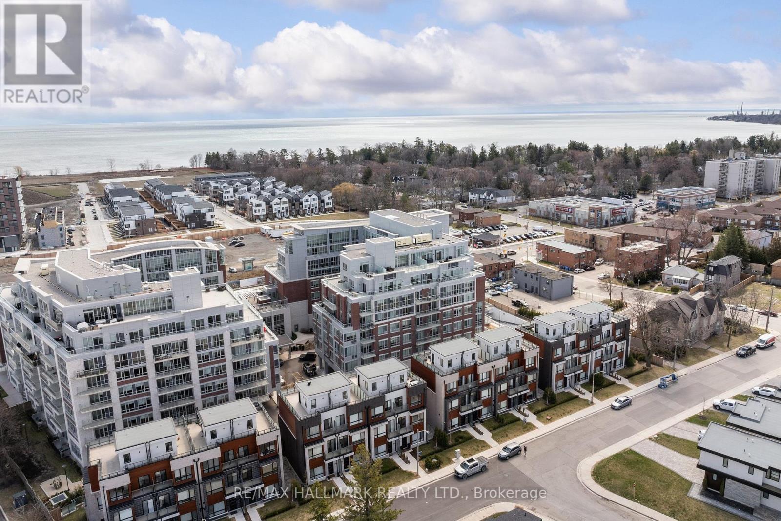 129 High Street W, Mississauga, Ontario  L5H 1K4 - Photo 2 - W12389364