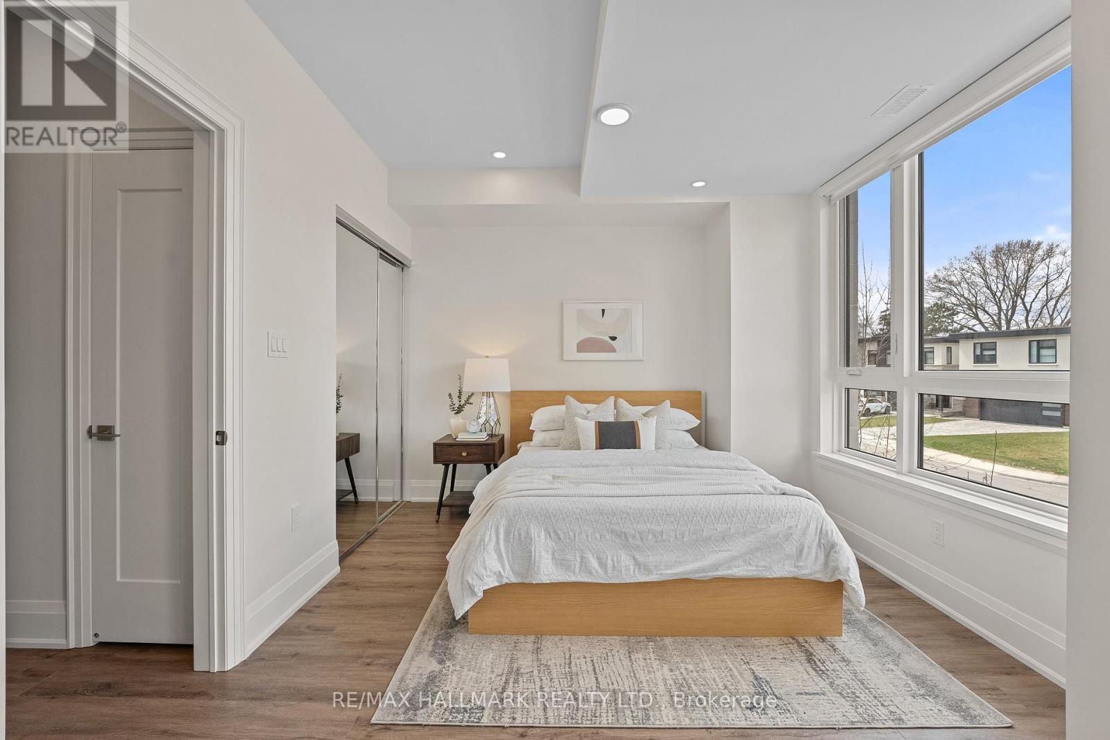 129 High Street W, Mississauga, Ontario  L5H 1K4 - Photo 21 - W12389364