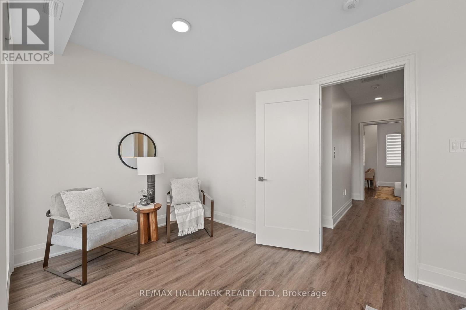129 High Street W, Mississauga, Ontario  L5H 1K4 - Photo 22 - W12389364