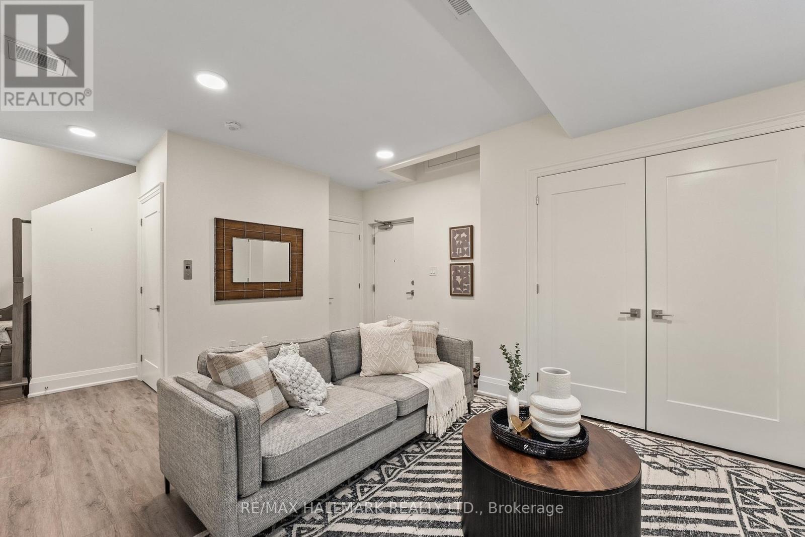 129 High Street W, Mississauga, Ontario  L5H 1K4 - Photo 41 - W12389364