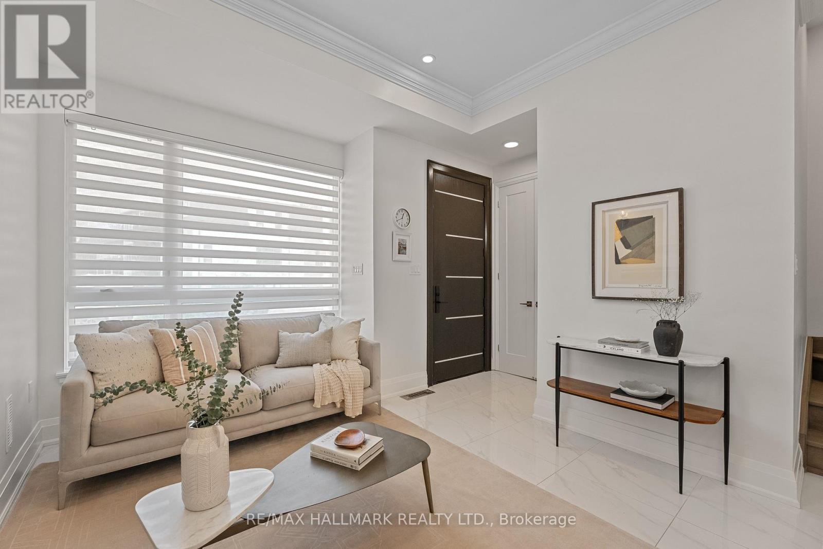 129 High Street W, Mississauga, Ontario  L5H 1K4 - Photo 7 - W12389364