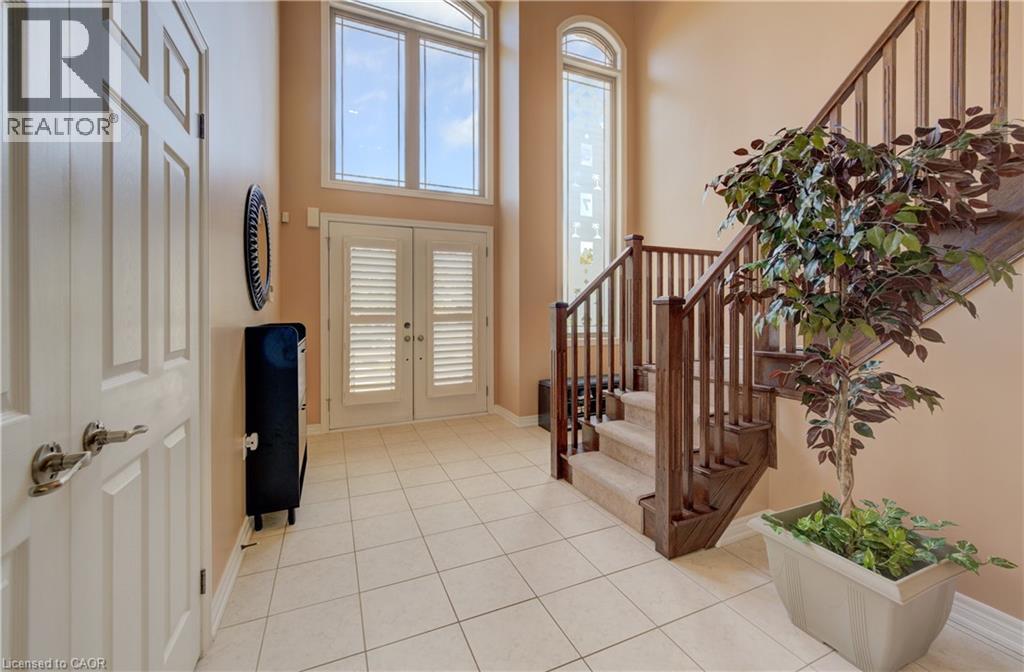 571 Stonehenge Drive, Ancaster, Ontario  L9K 1T4 - Photo 4 - 40767164