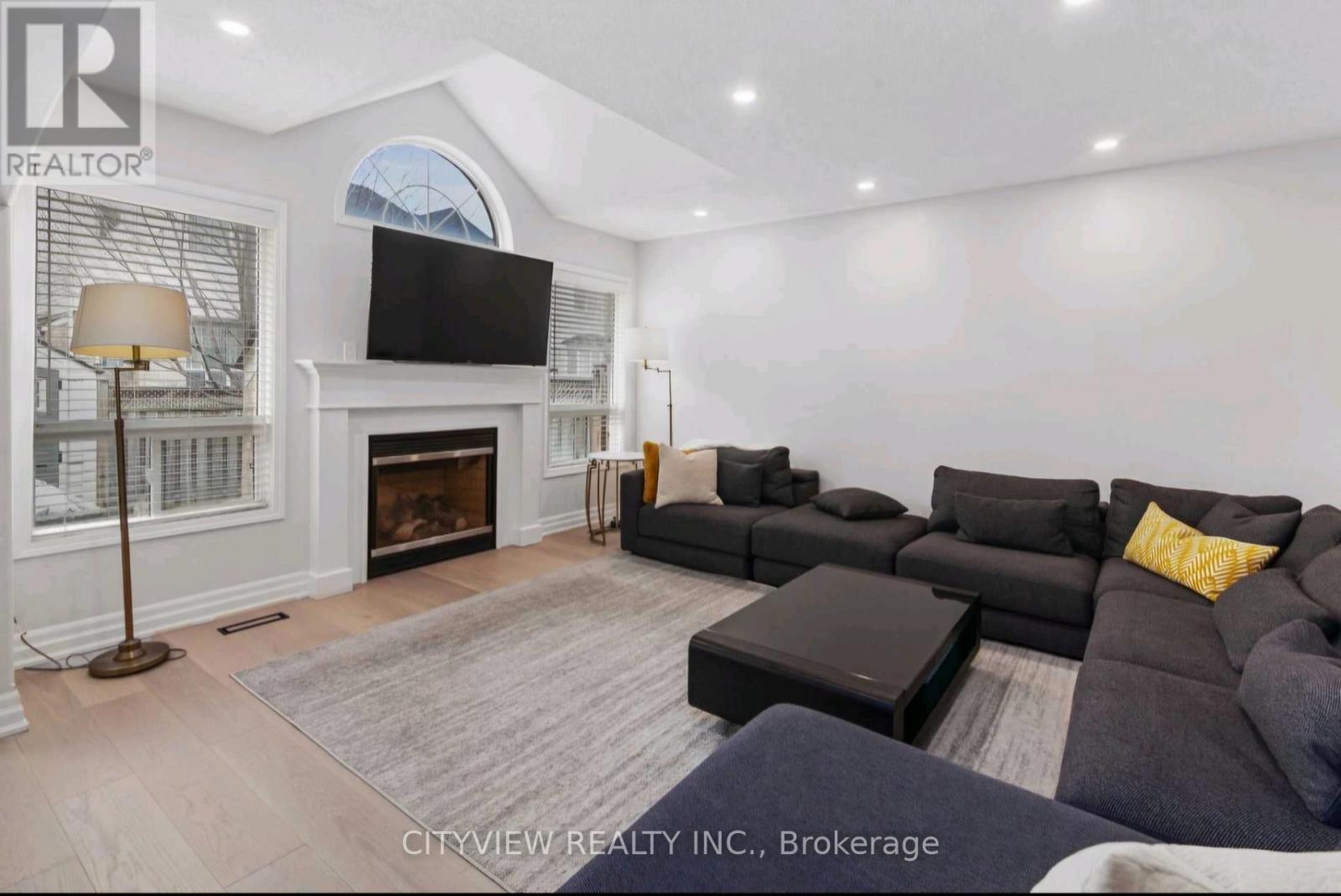 608 Brothers Crescent, Milton, Ontario  L9T 0G8 - Photo 13 - W12304930