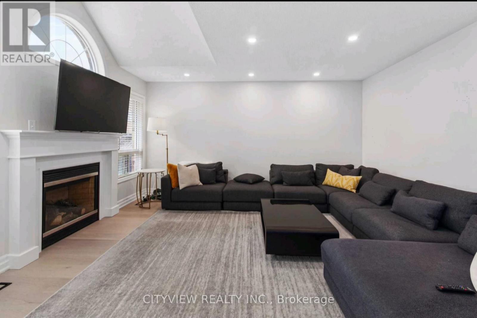 608 Brothers Crescent, Milton, Ontario  L9T 0G8 - Photo 15 - W12304930