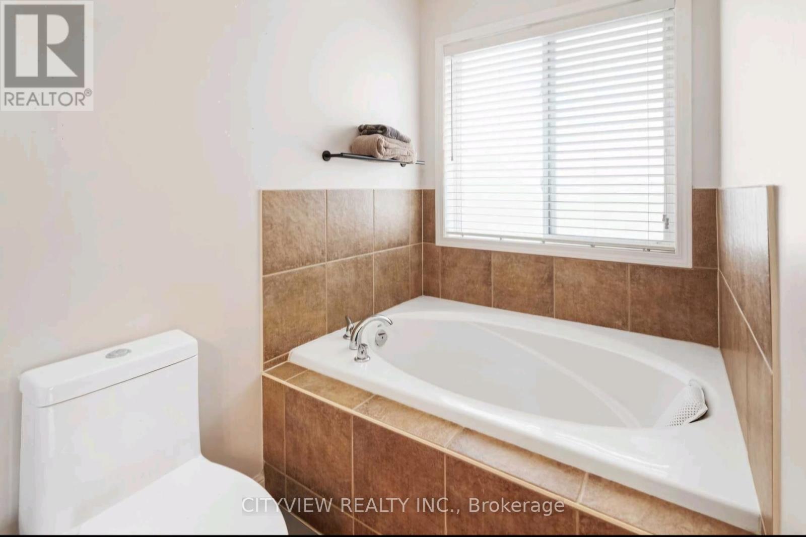608 Brothers Crescent, Milton, Ontario  L9T 0G8 - Photo 26 - W12304930