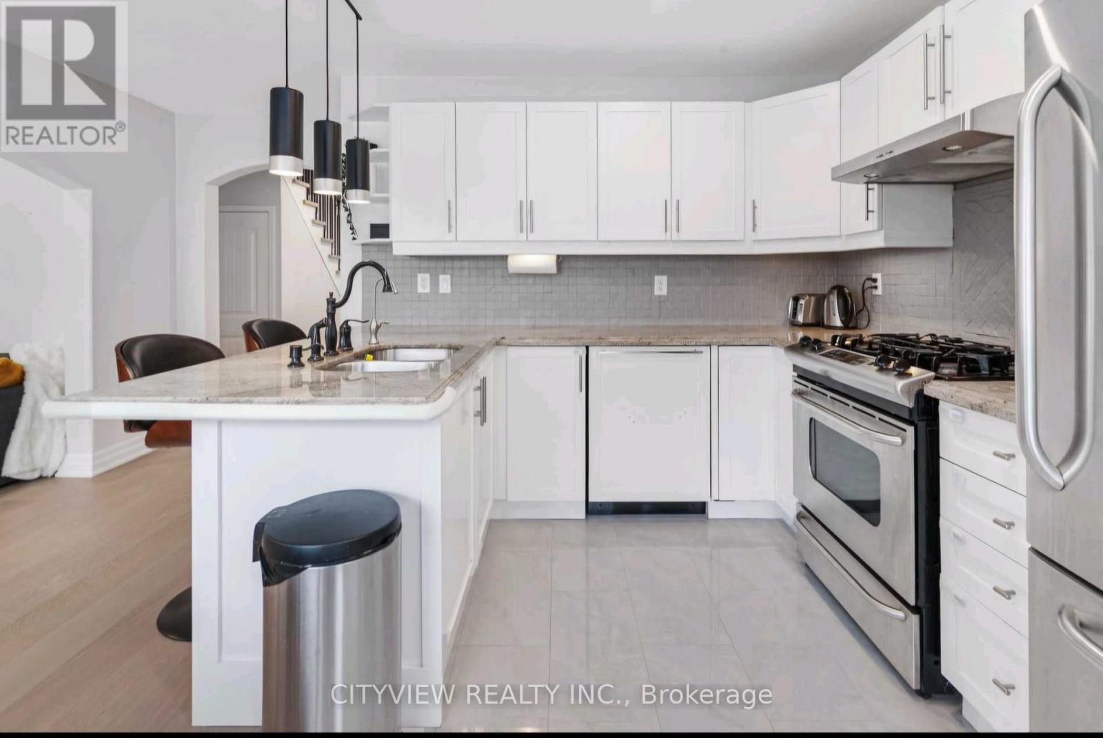 608 Brothers Crescent, Milton, Ontario  L9T 0G8 - Photo 17 - W12304930