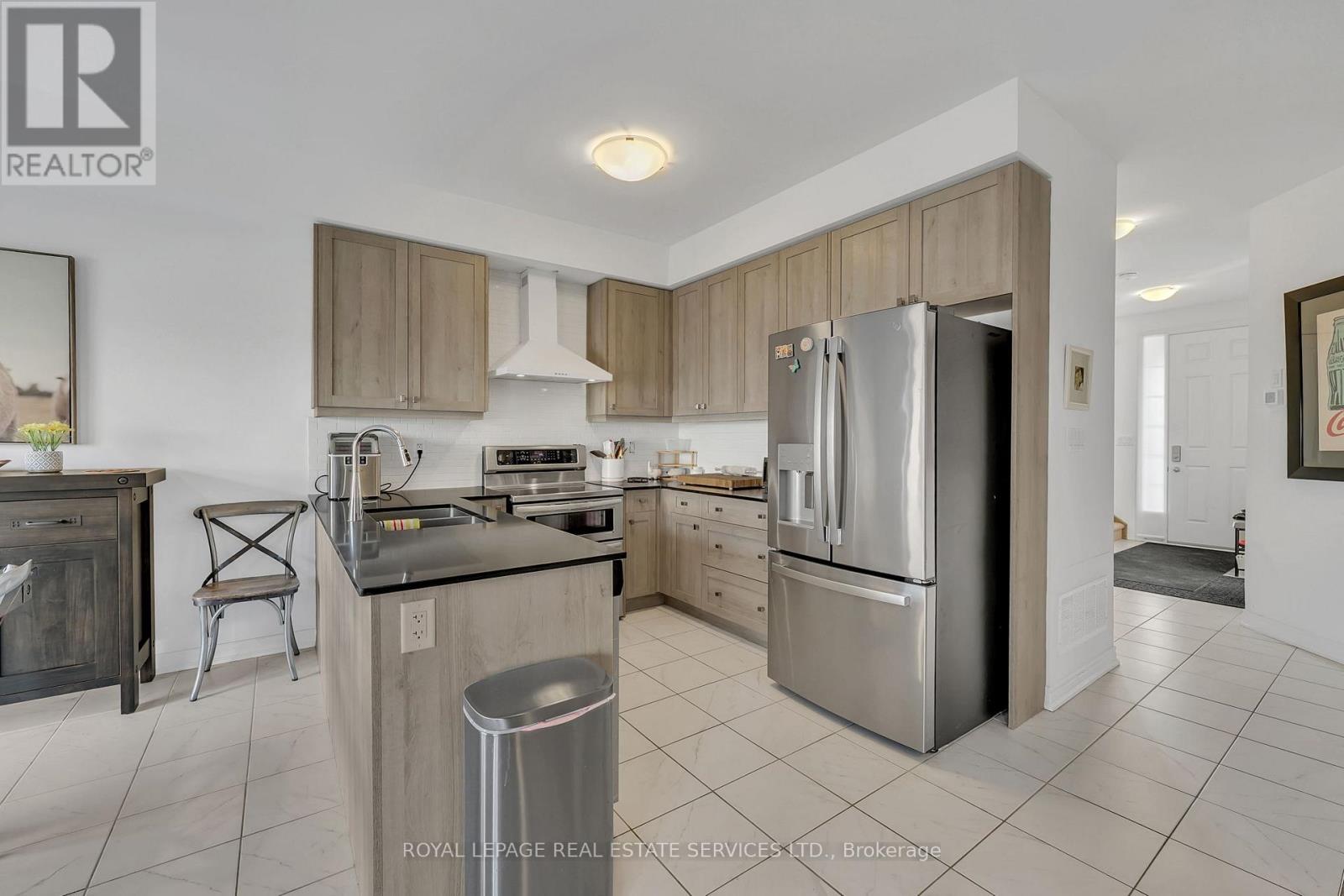 241 Longboat Run, Brantford, Ontario  N3T 5L5 - Photo 18 - X12389316