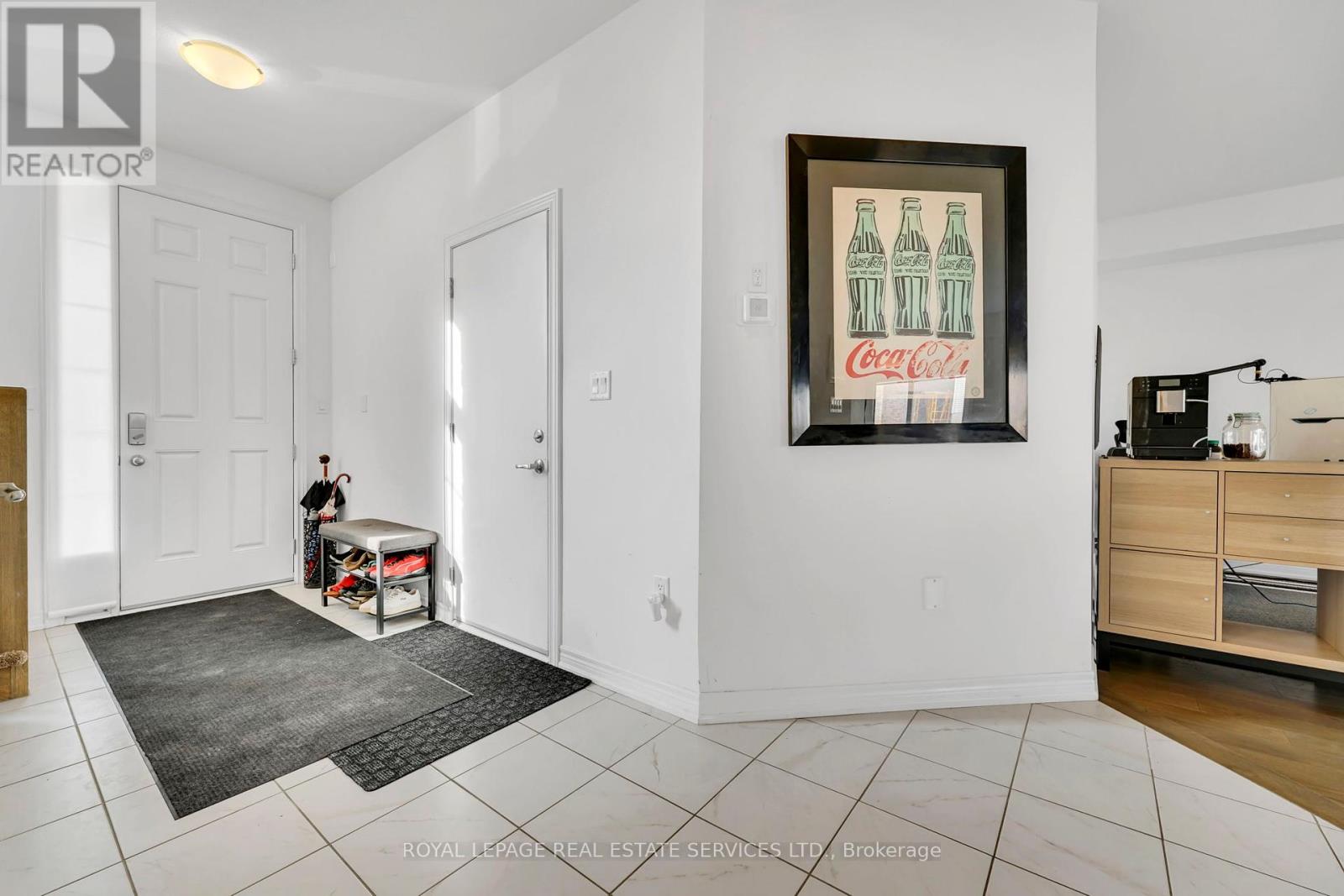 241 Longboat Run, Brantford, Ontario  N3T 5L5 - Photo 7 - X12389316