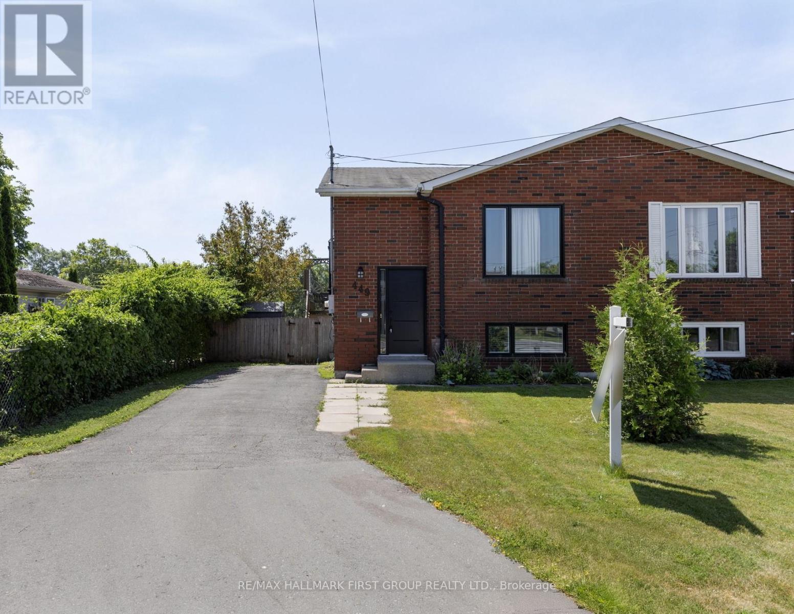 449 BURNHAM MANOR COURT, Cobourg, Ontario