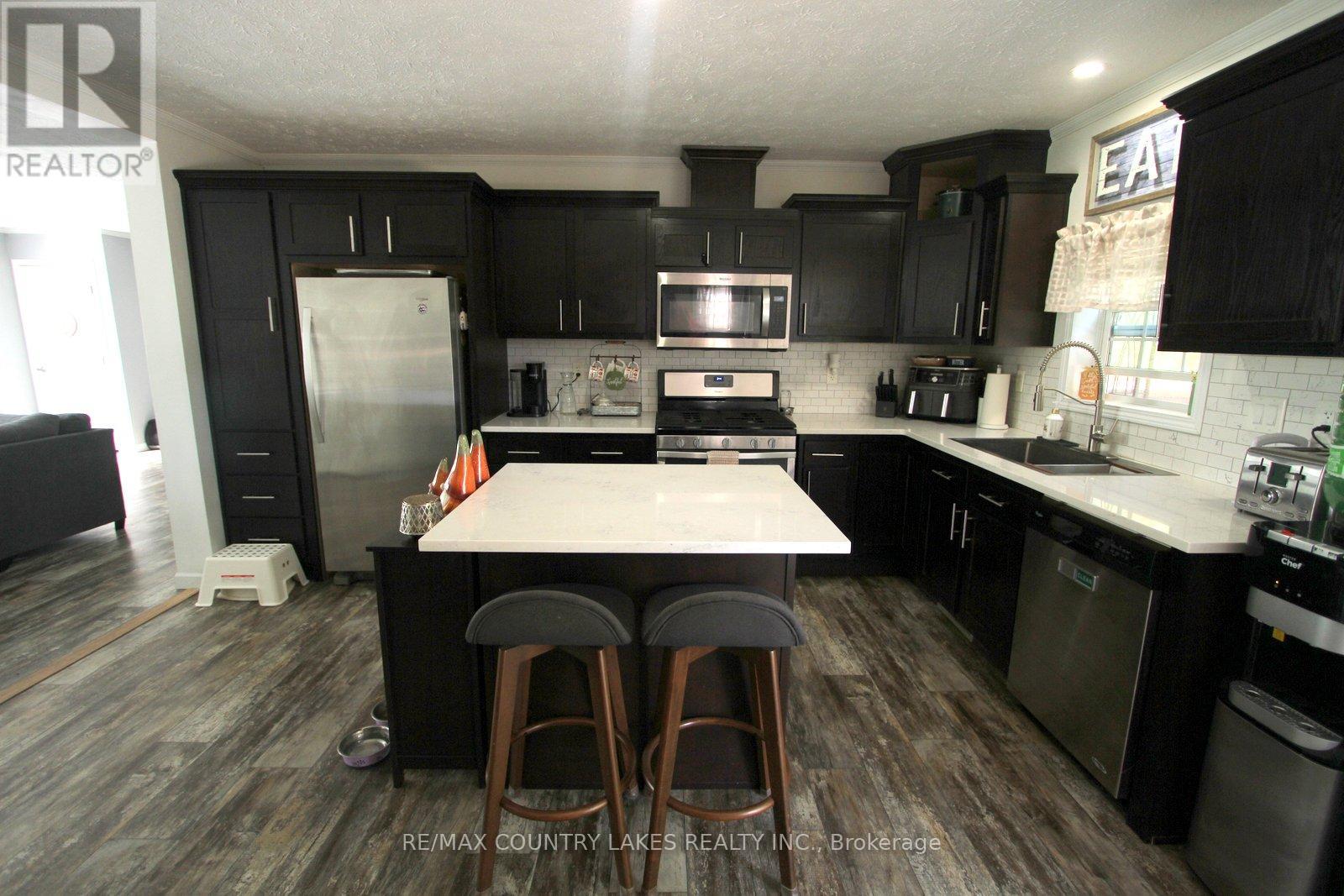 113 Stanley Road, Kawartha Lakes, Ontario  K0M 2T0 - Photo 10 - X12389396