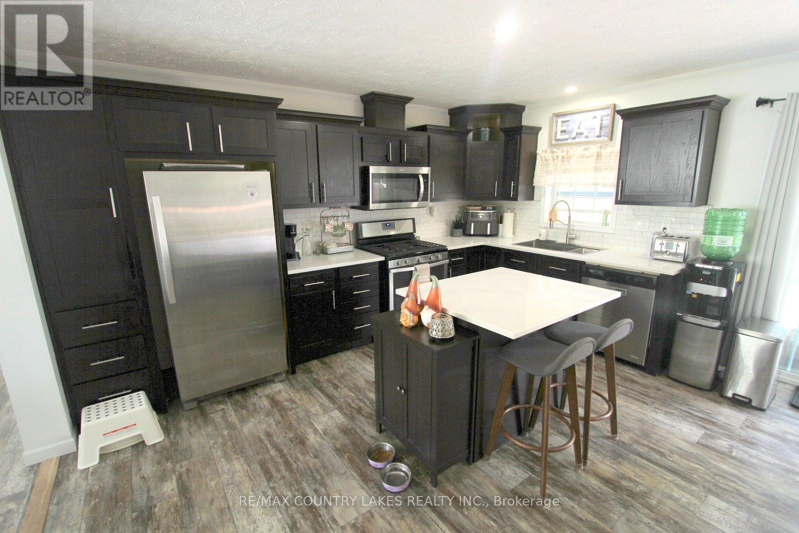 113 Stanley Road, Kawartha Lakes, Ontario  K0M 2T0 - Photo 8 - X12389396