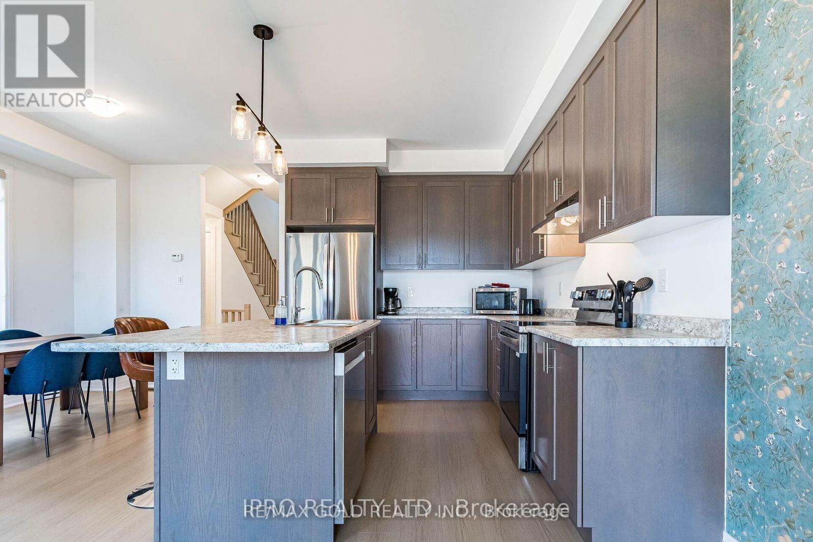 89 Sagewood Avenue, Barrie, Ontario  L9J 0K5 - Photo 9 - S12367972