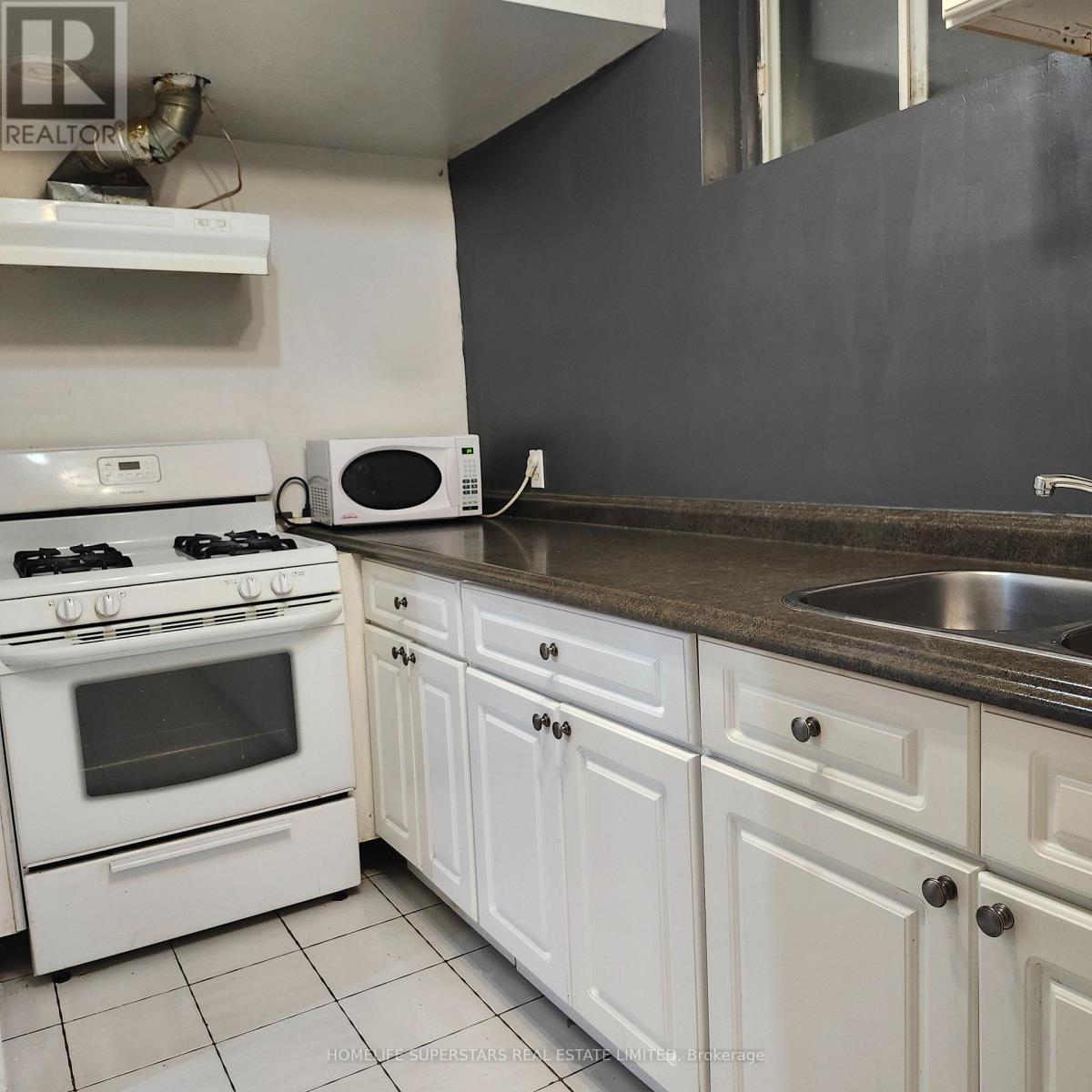 Basement - 48 Shockley Drive, Toronto, Ontario  M9V 4X5 - Photo 3 - W12273926