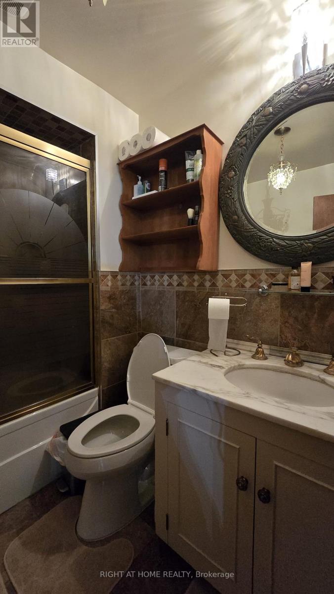 12 Fairglen Avenue, Toronto (L'amoreaux), Ontario  M1W 1G7 - Photo 17 - E12388519