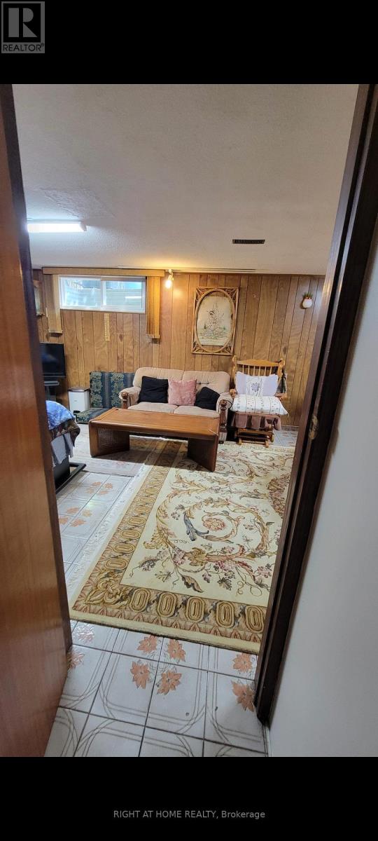 12 Fairglen Avenue, Toronto (L'amoreaux), Ontario  M1W 1G7 - Photo 12 - E12388519
