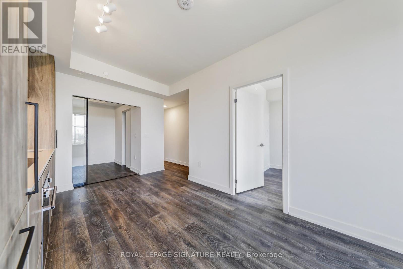 921 - 181 Sterling Road, Toronto, Ontario  M6R 2B2 - Photo 13 - C12389450