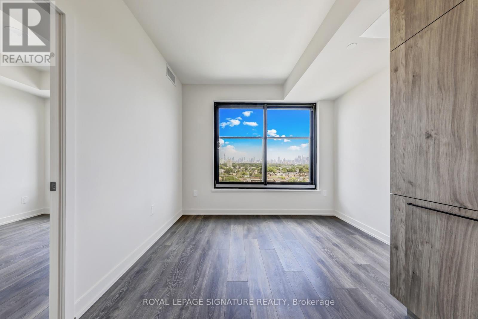 921 - 181 Sterling Road, Toronto, Ontario  M6R 2B2 - Photo 14 - C12389450