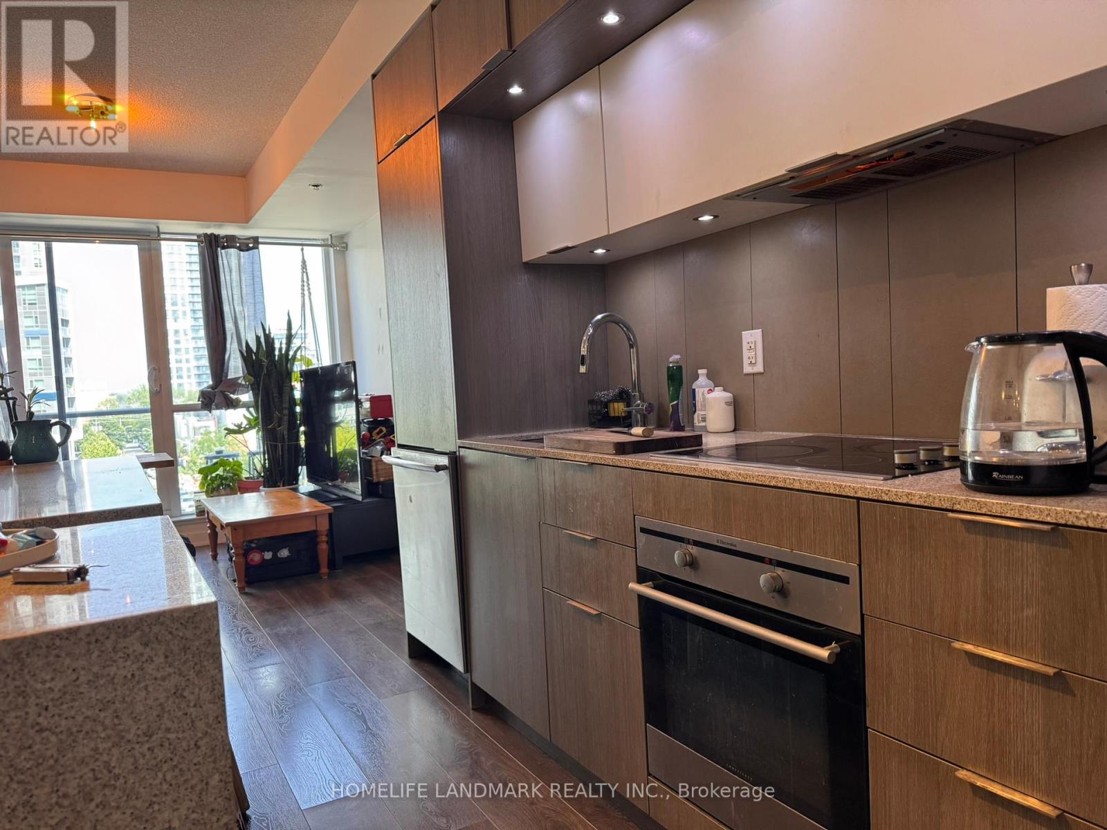 504 - 170 Sumach Street, Toronto (Regent Park), Ontario  M5A 0C3 - Photo 3 - C12389454