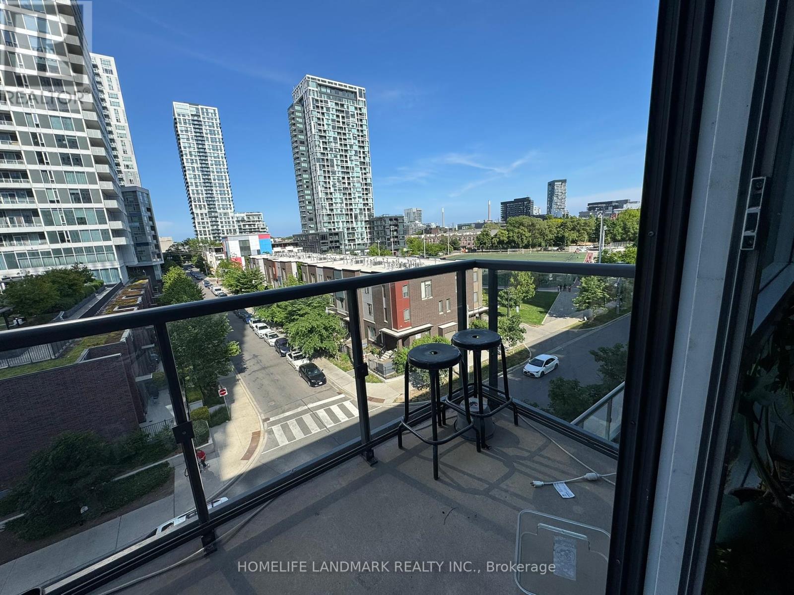 504 - 170 Sumach Street, Toronto (Regent Park), Ontario  M5A 0C3 - Photo 4 - C12389454