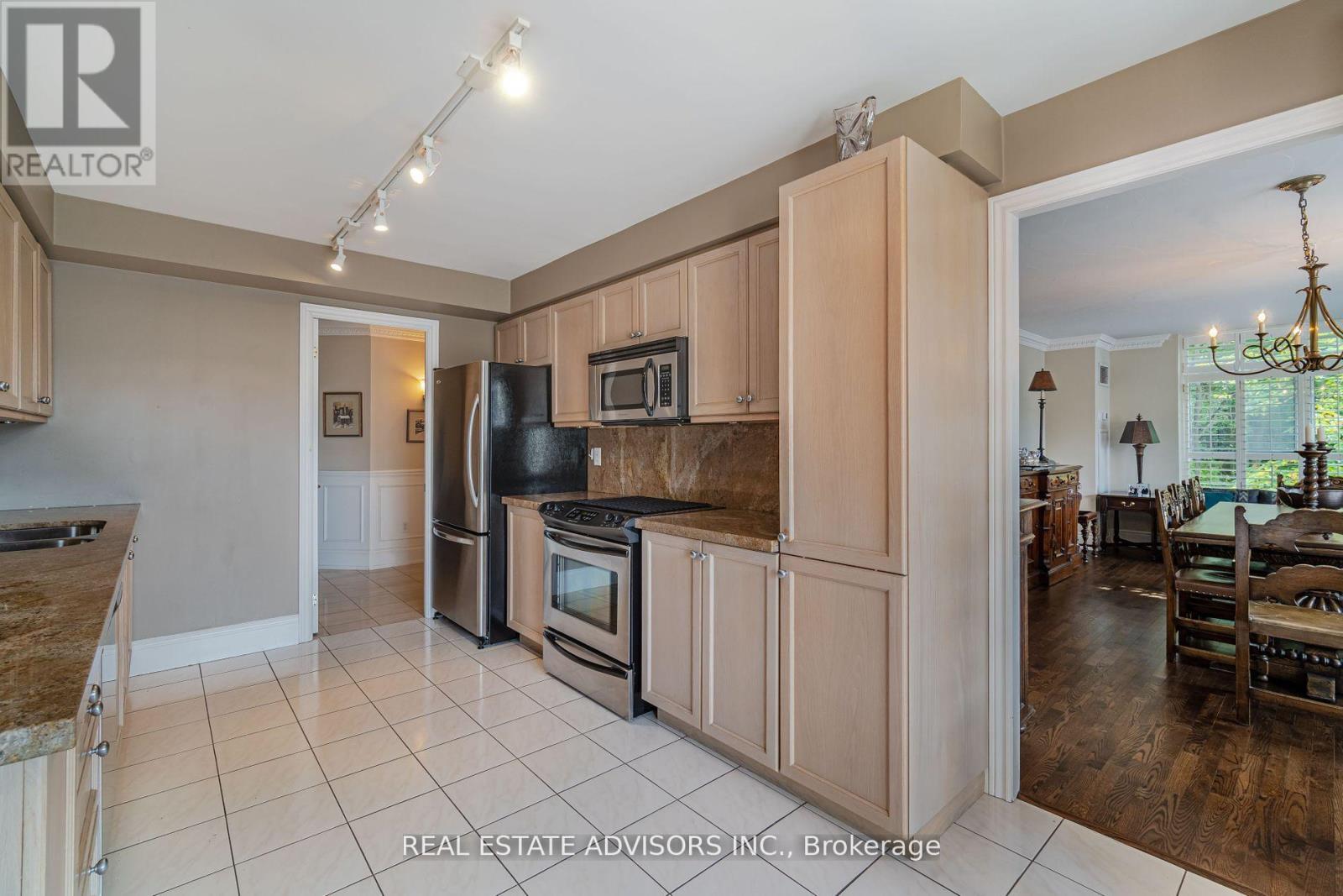 309 - 75 York Mills Road, Toronto, Ontario  M2P 2E7 - Photo 9 - C12389458